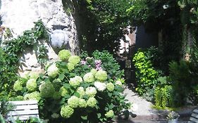 La Cour Sainte Catherine Bed And Breakfast